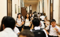 Orta məktəbdə 8 Martla bağlı "bəyannamə": "Minimum 100 manat olmalıdır" - Foto Orta məktəbdə 8 Martla bağlı "bəyannamə": "Minimum 100 manat olmalıdır" - Foto
