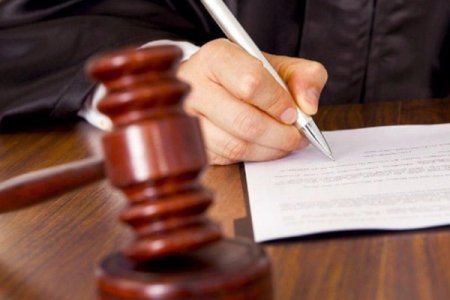 Korrupsioner məmurun əmlakının siyahısını 10 saata oxudular - MƏHKƏMƏ