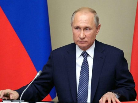 Putin Ağabəy Əsgərova medal verdi