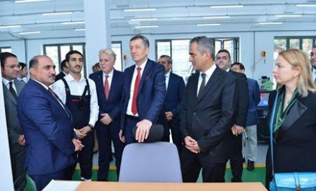 Türkiyəli nazir Peşə Təhsil Mərkəzində oldu