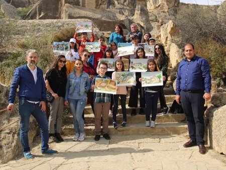 Qobustan Milli Tarix-Bədii Qoruğu məktəblilər üçün “Açıq qapı günü” keçirildi