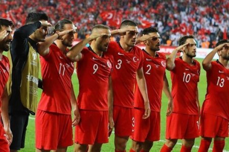 UEFA-dan “əsgər salamı” açıqlaması