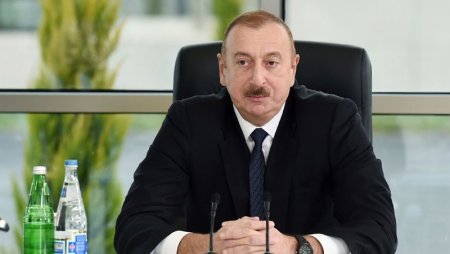 İlham Əliyev tibbi maska istehsalı müəssisəsinin açılışını etdi