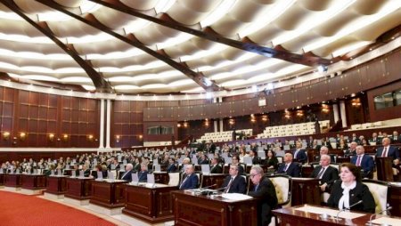 Deputatlar təcili parlamentə çağırıldı - Nə baş verir?