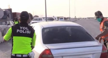 Rayona getmək istəyən sürücü maşını YPX əməkdaşının üstünə sürüb qaçdı — Video