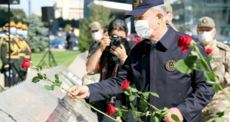 Hulusi Akar Fəxri və Şəhidlər xiyabanını ziyarət etdi - Fotolar