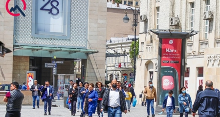İri ticarət mərkəzlərinin açılması ilə bağlı hələ qərar yoxdur