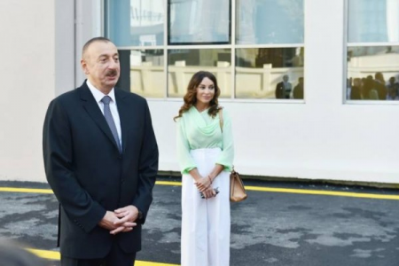 Prezident və xanımı 216 nömrəli məktəbin açılışında