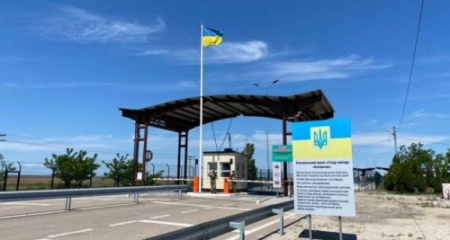 Ukrayna sərhədlərini xarici ölkələrin vətəndaşlarına bağlayır
