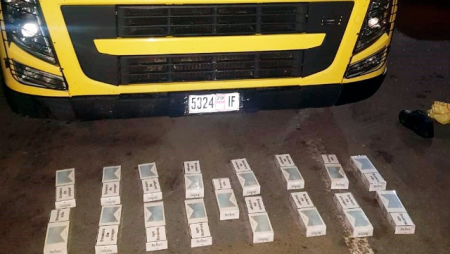 Ölkəyə qanunsuz yolla siqaret keçirmək istədi