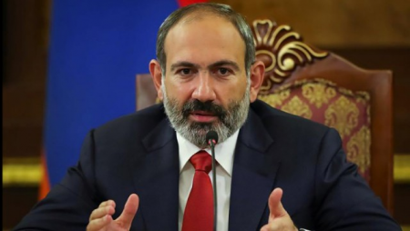 Paşinyan müşavirini işdən qovdu - FOTO