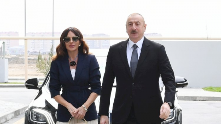 İlham Əliyev və Mehriban Əliyeva Bakıda açılışda