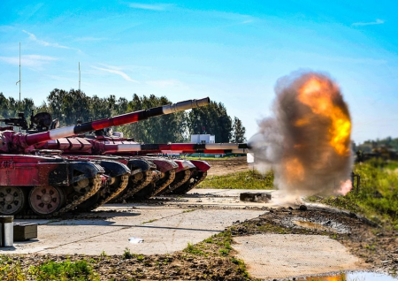 Azərbaycan tankçıları Rusiya və Çinlə yarışacaq - FOTO