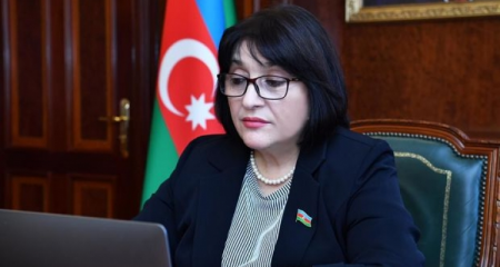 Sahibə Qafarova yüksək bal toplayan abituriyentlərlə görüşdü - Foto