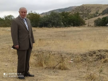 "Ramiz, insanları hədələmək əvəzinə?  bu xalqdan üzr istə, bəlkə səni bağışlayalar…” “Bax, gör, bu rayondakı  yeganə uşaq bağçasını nə təhər viranə qoymusan- İZİ-TOZU DA QALMAYIB?..”