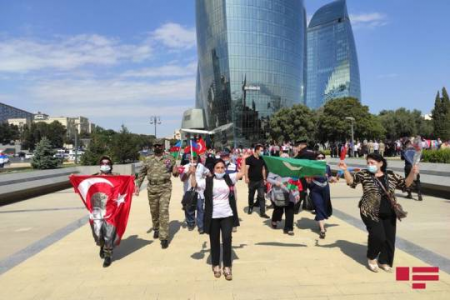 Bakıda Türkiyəyə dəstək aksiyası keçirilib - FOTO