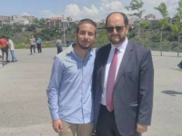 Erməni yazıçı aclıq aksiyasına başladı -  Təhsil nazirinin istefasını tələb edir