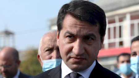 Hikmət Hacıyev “New York Times”a edilən hücumdan yazdı
