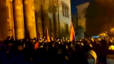 Yerevanda dövlət çevrilişi baş verir  -Video
