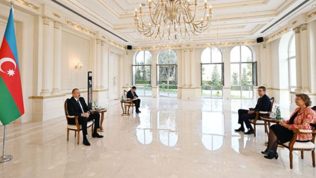 İlham Əliyev Niderland səfirinin etimadnaməsini qəbul etdi - FOTO