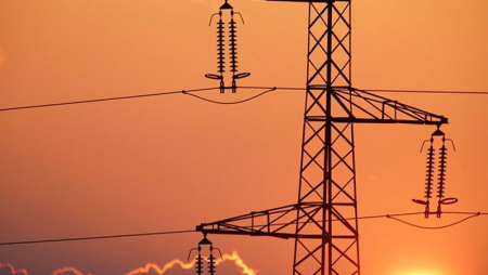 Hadrut qəsəbəsinə elektrik enerjisi verildi