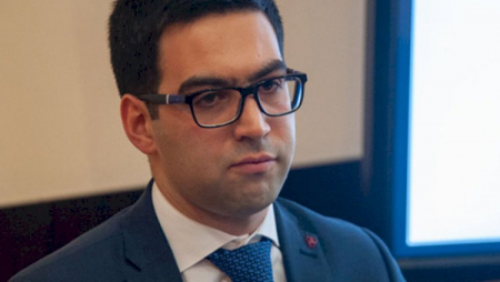Ermənistanda daha bir nazir istefa verdi