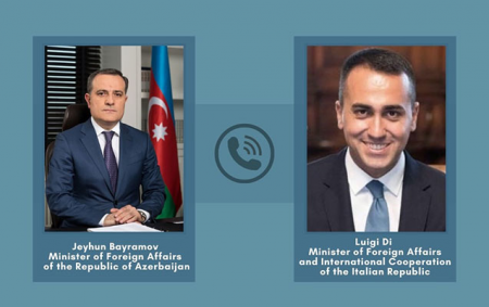 Ceyhun Bayramov italyan həmkarı ilə telefonla danışdı