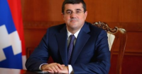 Araik Arutunyanın ailəsi Xankəndinə qayıtdı