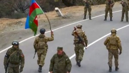 Rusiya sülhməramlıları Laçında erməni bayrağını çıxardılar