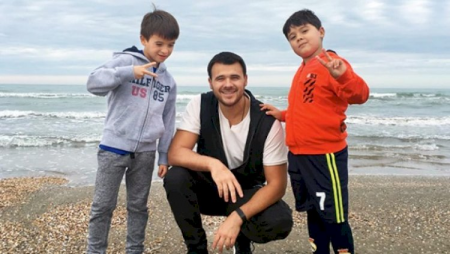 Emin Ağalarov əkizlərini belə təbrik etdi - Video