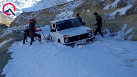 Qubanın Buduq kəndinə güclü qar yağdı, yol bağlandı - FOTOLAR