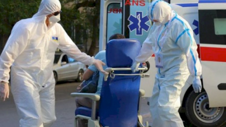 Evi tərk edən koronavirus xəstələrindən ikisi öldü