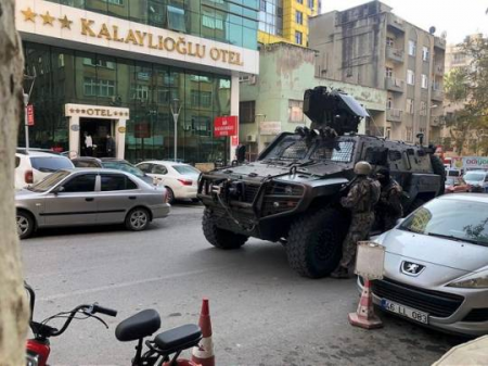 Türkiyədə oteldə silahlı insident nəticəsində 5 nəfər yaralanıb