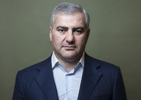 Məşhur iş adamı Paşinyanı istefaya çağırdı