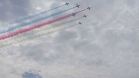 Təyyarə və helikopterlər Bakı səmasında uçuş keçirir - Parada hazırlıq