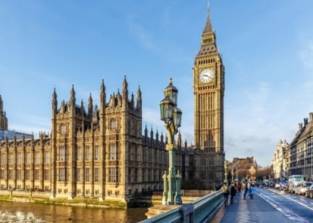 Britaniyada "Pfizer" vaksinləri ilə bağlı əhaliyə xəbərdarlıq olundu