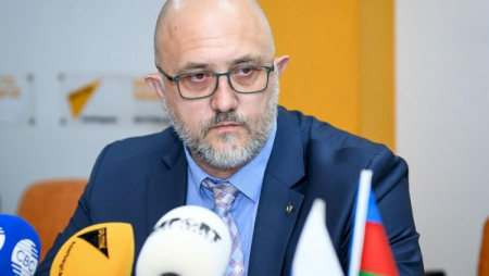 “Üstümüzə silah çəkən elə həmin silahdan öləcək“ - Rusiyalı politoloq