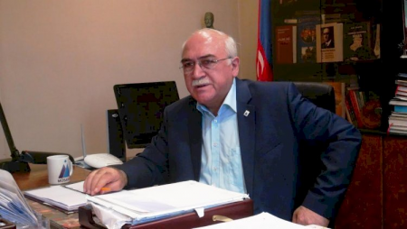 İsa Qəmbər Zəfər paradından yazdı: “Milli iradənin və milli həmrəyliyin gücü...“