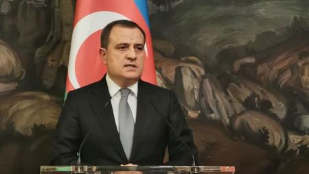 Ceyhun Bayramov Brüsselə getdi