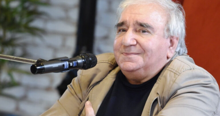 Xalq şairi ona hədiyyə edilən evi şəhid ailəsinə BAĞIŞLADI