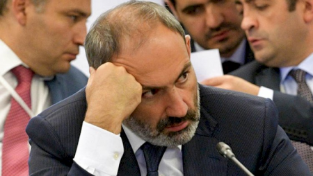 Ermənistanda əyalət sakinləri Paşinyanın yolunu kəsdilər