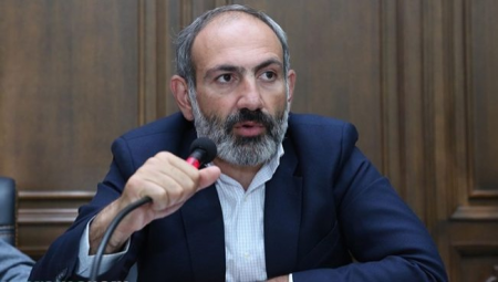 Paşinyan rəqiblərini əksinqilabda ittiham etdi