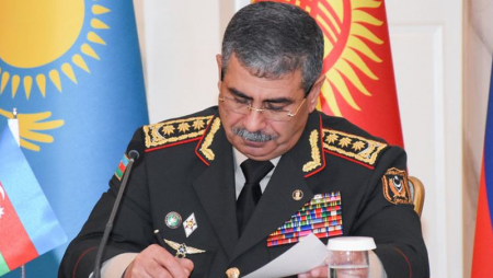 Zakir Həsənov əmr imzaladı