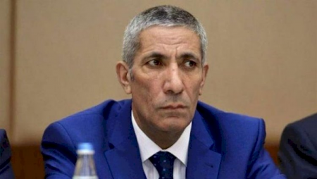 “Əlində avtomat tutmayan adam gəlir belə şeylər danışır”
