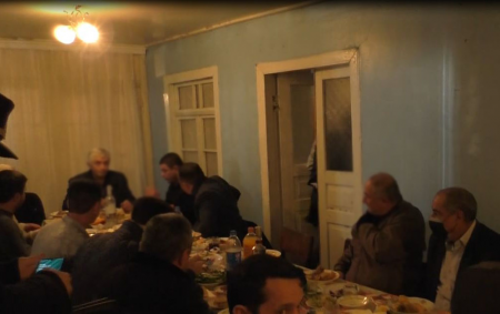 Oğlunu evləndirib məclis keçirmək istəyən ata və qonaqları şöbəyə gətirildi