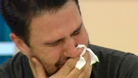 “İçim qan ağlayır, 3 minə yaxın ananın, bacının, qardaşın gözü yaşlıdır, necə efirə çıxım?”