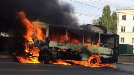 Ağstafada sərnişin avtobusu YANDI