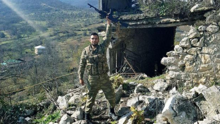 ABŞ-dan vətən müharibəsinə gələn çavuş: “Qayıdanda çəkmələrimi Nyu-Yorka gətirdim” - VİDEO
