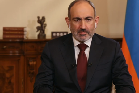 Paşinyanın təyyarəsi Moskvaya endi