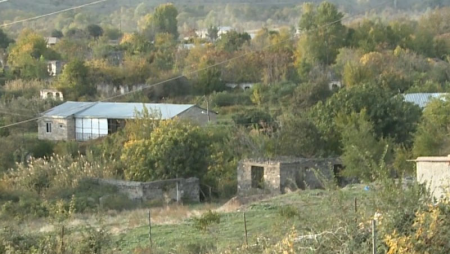 Daşınmaz əmlak bazarı: Qarabağda torpaq almaq istəyənlər çoxalır